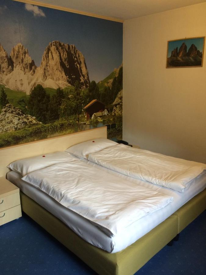 Hotel El Geiger Pozza di Fassa Esterno foto