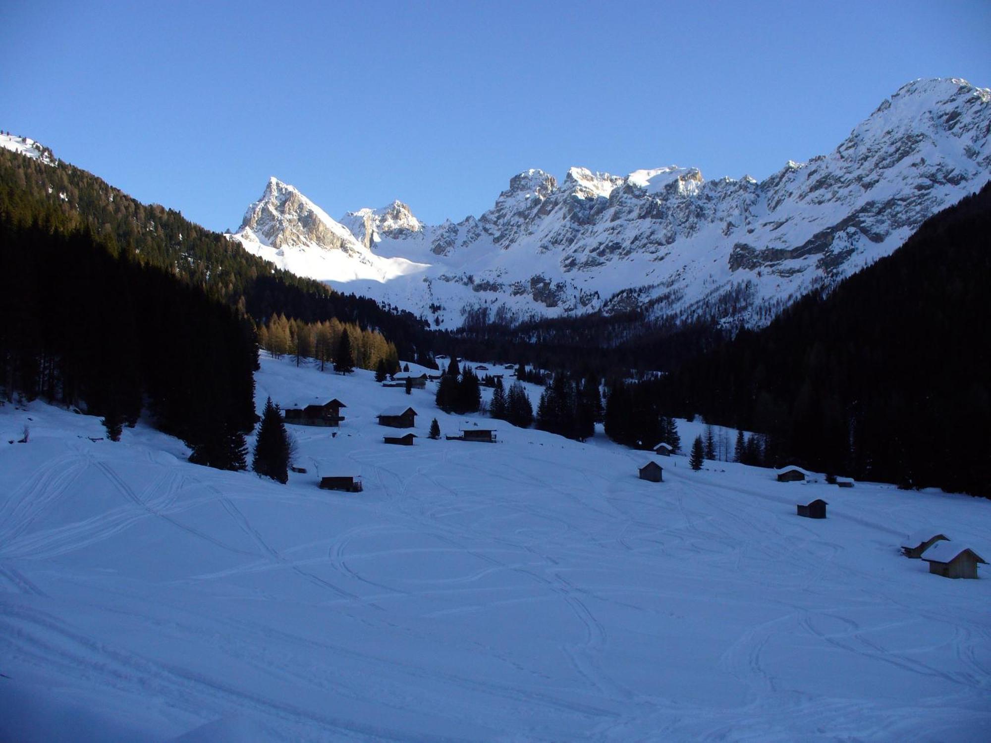 Hotel El Geiger Pozza di Fassa Esterno foto