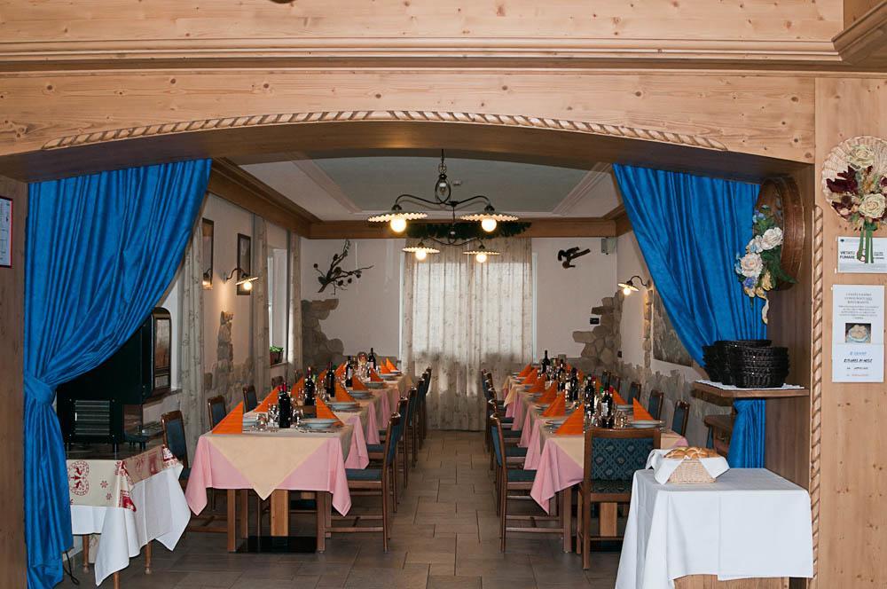 Hotel El Geiger Pozza di Fassa Esterno foto